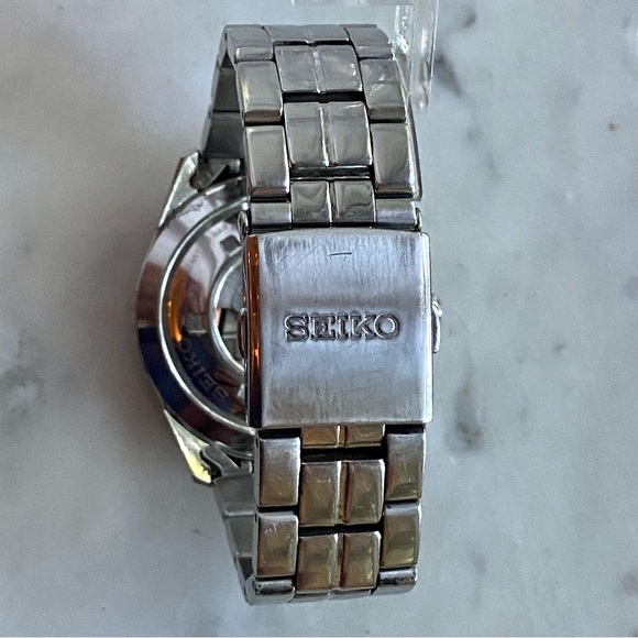 Seiko Kinetic Blue Dial Men’s Date Watch w/ New Battery and New Crystal - Picture 7 of 13